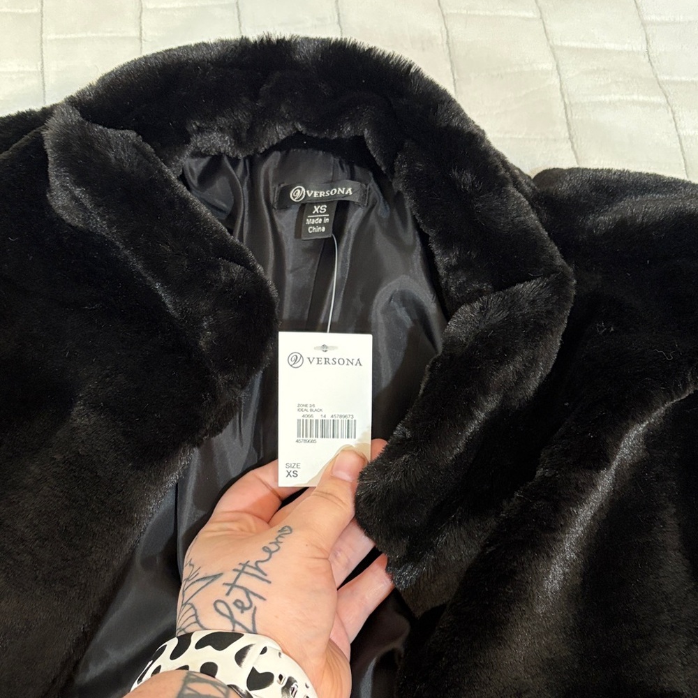 Versona Women's Elegant Black Teddy Jacket
